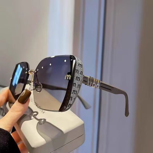 Large Frame Cut-Edge Sunglasses for Women, High-End Fashion Square Sunglasses